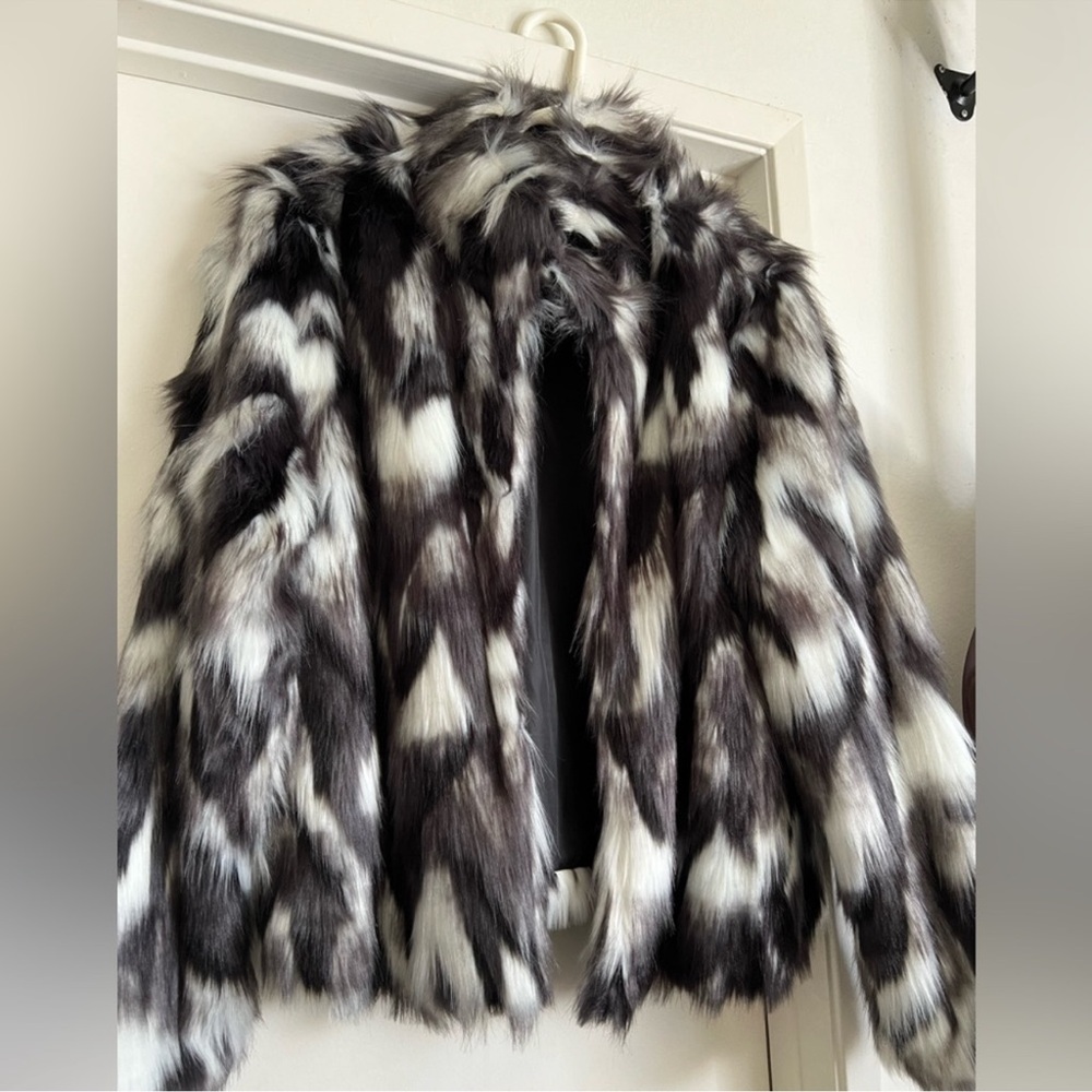 Black and white vegan fur coat - Picture 1 of 2